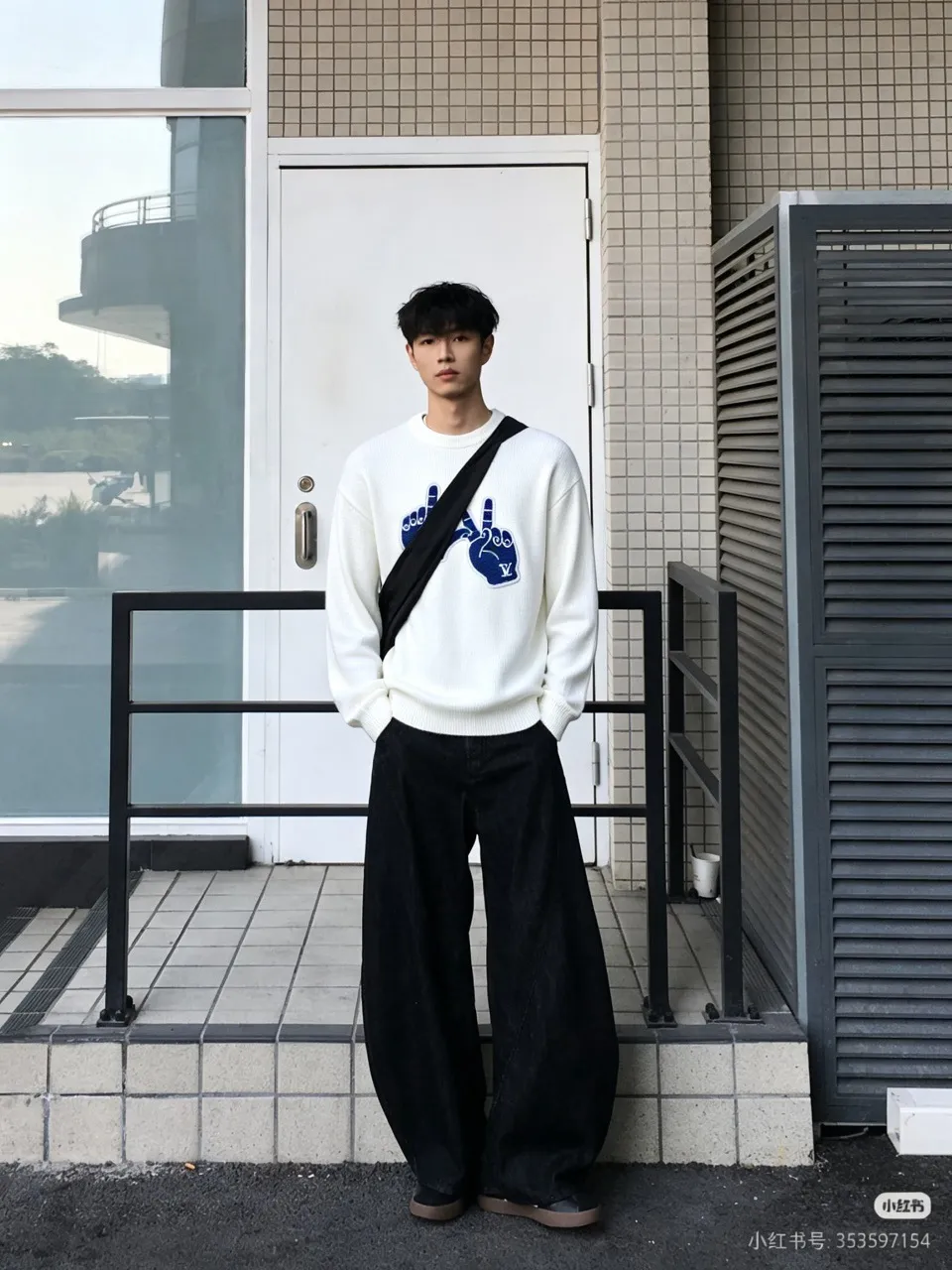 Louis Vuitton/Louis Vuitton gesture embroidered knitted sweater